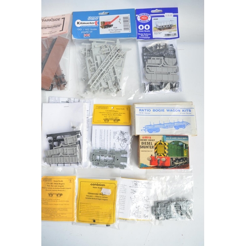 1150 - Collection of boxed and unboxed OO gauge loco, rolling stock and coach models from Hornby, Lima, Tri... 