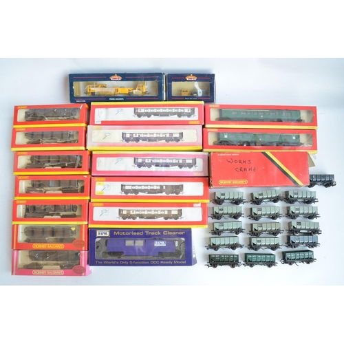 1151 - Collection of previously used OO gauge railway wagons and coaches to include 5x boxed Super Detail s... 