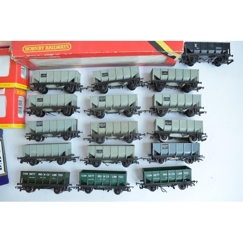 1151 - Collection of previously used OO gauge railway wagons and coaches to include 5x boxed Super Detail s... 