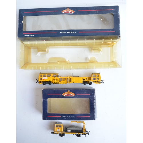 1151 - Collection of previously used OO gauge railway wagons and coaches to include 5x boxed Super Detail s... 