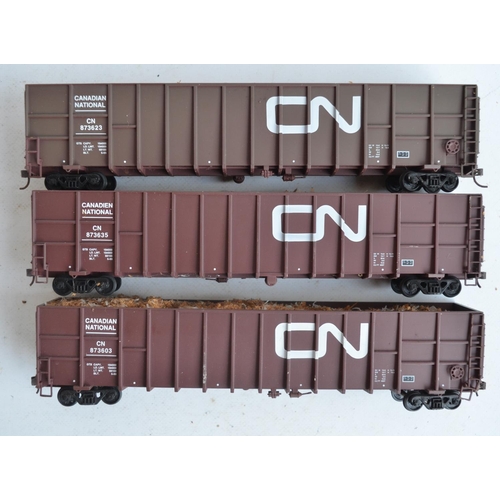 1152 - Collection of HO gauge American rolling stock models to include Walthers Canadian National 61' wood ... 