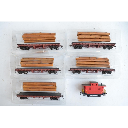 1152 - Collection of HO gauge American rolling stock models to include Walthers Canadian National 61' wood ... 