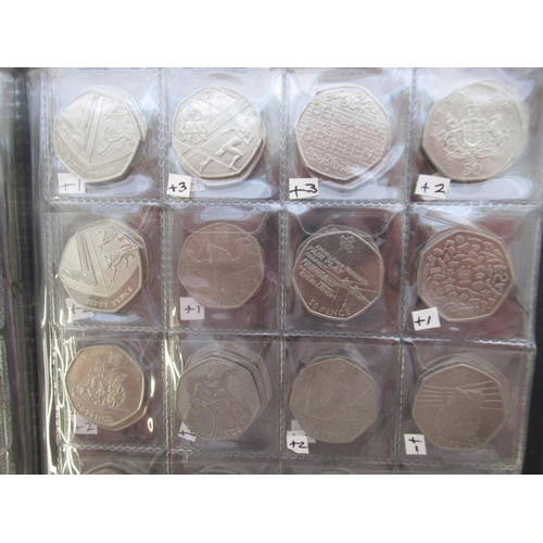 769 - Mixed collection of assorted British/International coins and banknotes to inc. 4 £5 coins, 80 commem... 