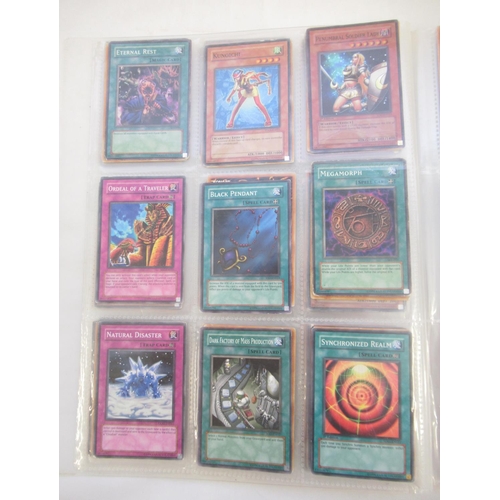 1454 - Collection of Yu-Gi-Oh! trading cards loose and in a folder (approx. 490)