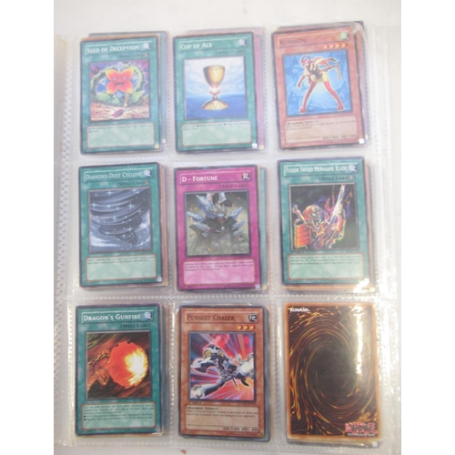 1454 - Collection of Yu-Gi-Oh! trading cards loose and in a folder (approx. 490)