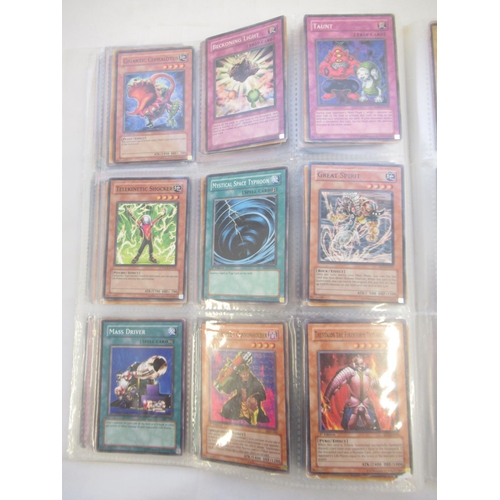 1454 - Collection of Yu-Gi-Oh! trading cards loose and in a folder (approx. 490)