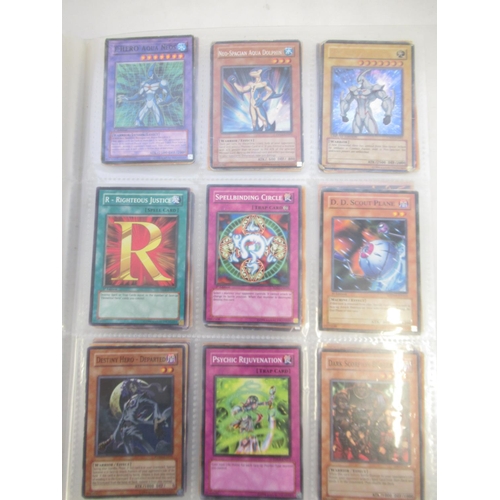 1454 - Collection of Yu-Gi-Oh! trading cards loose and in a folder (approx. 490)