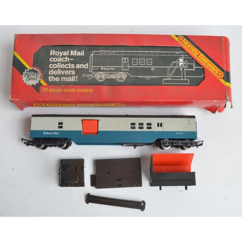 1153 - Extensive collection of previously used OO gauge models, mostly Hornby to include coaches, rolling s... 