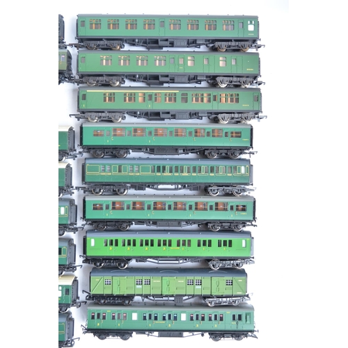 1154 - Collection of unboxed previously run OO gauge railway coaches from Triang, Hornby, Hornby Dublo, Bac... 