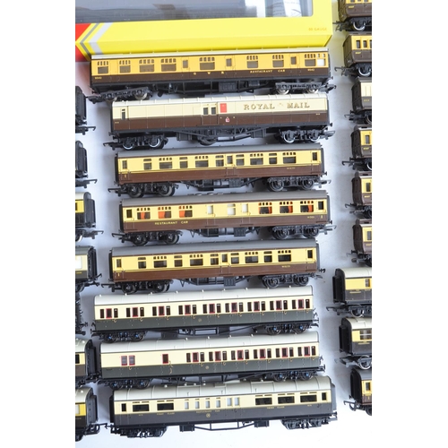 1155 - Collection of unboxed previously run OO gauge teak and brown and cream railway coaches, mostly Trian... 