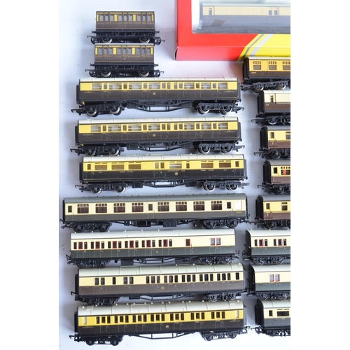 1155 - Collection of unboxed previously run OO gauge teak and brown and cream railway coaches, mostly Trian... 