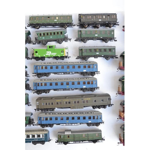 1157 - Collection of unboxed previously run HO gauge railway coaches from Fleischmann, Trix, Lima, Roco etc... 