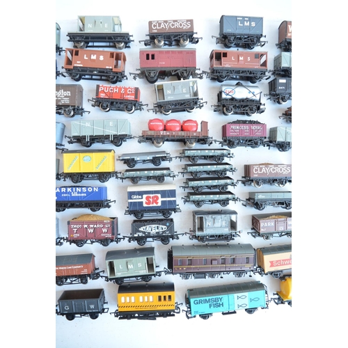 1159 - Collection of unboxed previously used OO gauge goods wagons from Hornby, Grafar, Mainline, Lima, Tri... 