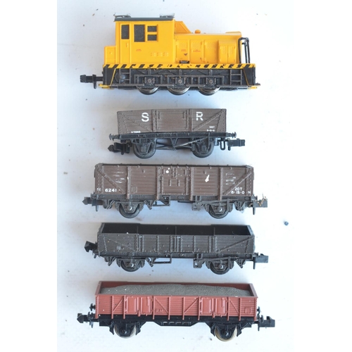 1159 - Collection of unboxed previously used OO gauge goods wagons from Hornby, Grafar, Mainline, Lima, Tri... 