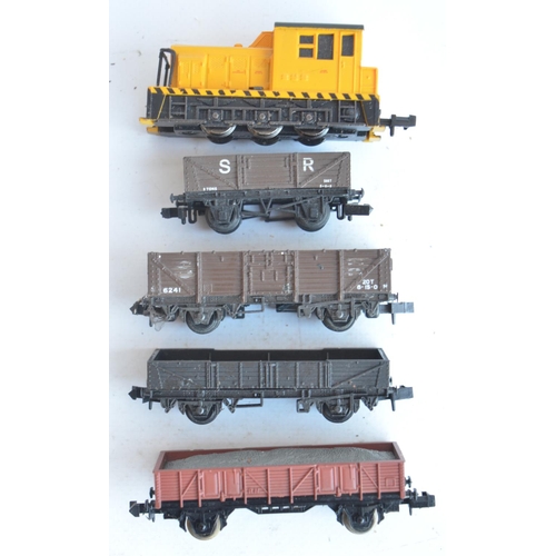 1159 - Collection of unboxed previously used OO gauge goods wagons from Hornby, Grafar, Mainline, Lima, Tri... 