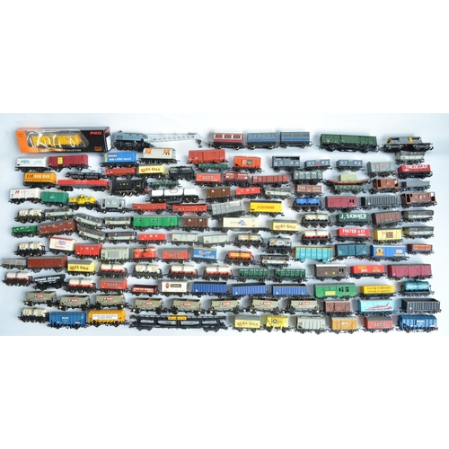 1160 - Extensive collection of mostly OO gauge previously run goods wagons, various manufacturers to includ... 