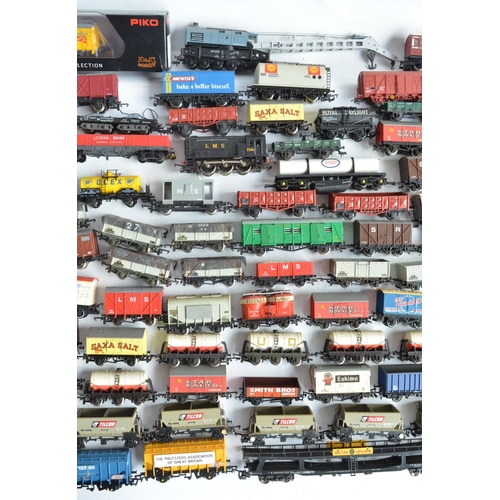 1160 - Extensive collection of mostly OO gauge previously run goods wagons, various manufacturers to includ... 