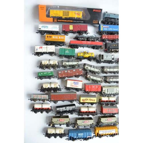 1160 - Extensive collection of mostly OO gauge previously run goods wagons, various manufacturers to includ... 