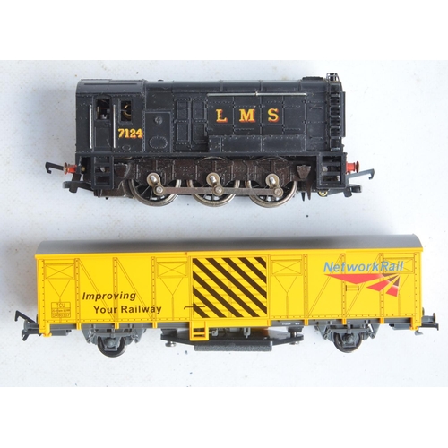 1160 - Extensive collection of mostly OO gauge previously run goods wagons, various manufacturers to includ... 