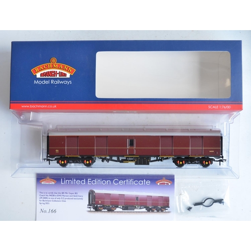 1161 - Collection of mostly unboxed OO/HO gauge railway models to include Lima Class 117 3-car DMU in BR wh... 