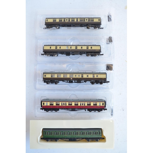 1162 - Collection of mostly boxed N gauge railway models to include an unboxed Fleischmann continental 4-6-... 