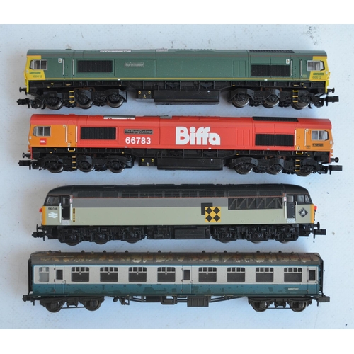 1163 - Collection of N gauge diesel locomotive models and passenger coaches from Dapol and Graham Farish to... 