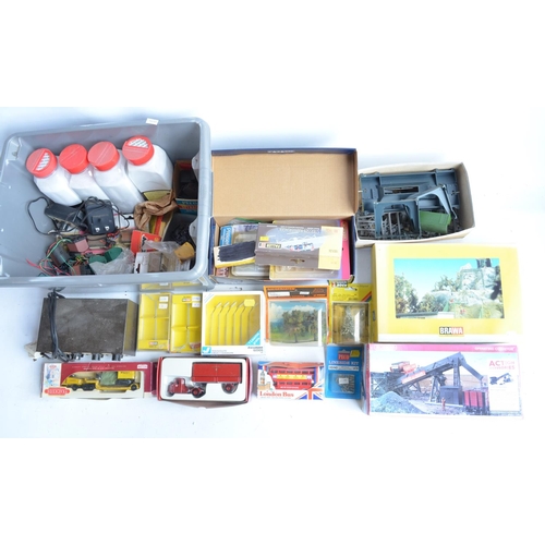 1170 - Collection of OO/HO gauge railway accessories from Faller, Hornby, Noch, Brawa, Preiser etc includin... 