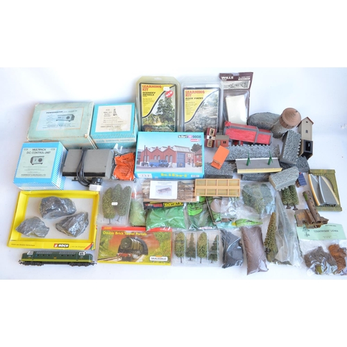 1172 - Collection of OO/HO gauge railway scenic accessories, power controllers, buildings etc and a Lima OO... 