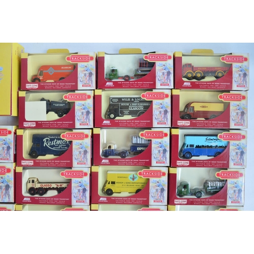 1189 - Collection of boxed 1/76 scale (OO gauge) diecast model vehicles and sets to include 26x Lledo limit... 