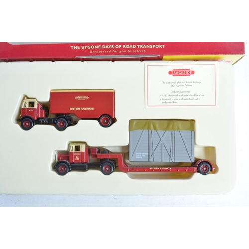 1189 - Collection of boxed 1/76 scale (OO gauge) diecast model vehicles and sets to include 26x Lledo limit... 