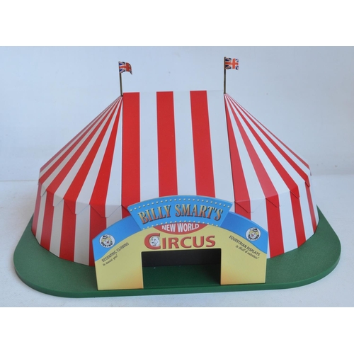 1190 - Collection of limited edition 1/76 scale (OO gauge) diecast circus, fairground and brewing themed mo... 