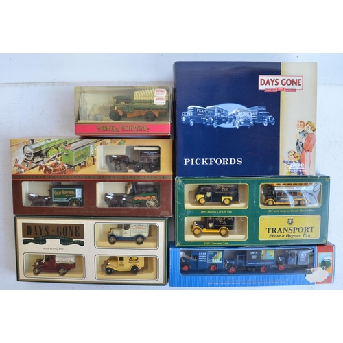 1195 - Collection of boxed diecast model vehicles from Lledo to include 72 individual models, 5 multi vehic... 