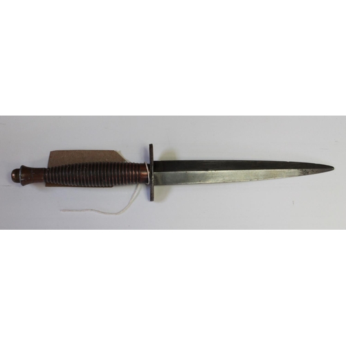 351 - Fairbairn-Sykes WWII period 3rd pattern . Copper plated zinc alloy grip, large brass domed pommel nu... 