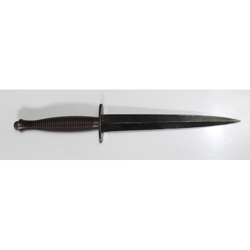 352 - Fairbairn-Sykes WWII period 3rd pattern. Copper plated zinc alloy grip. Stamped '1' on nut end of ha... 