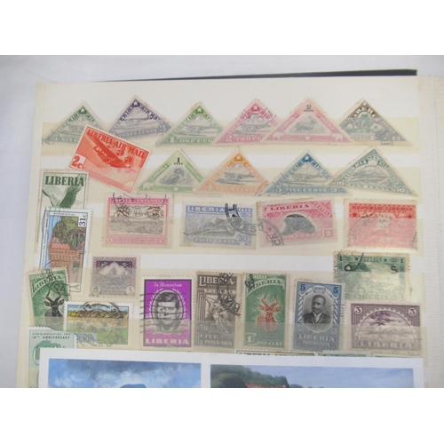 830 - 5 albums cont. c20th stamps from Australia, Italy, Yemen, Liberia, Pakistan, Mexico, etc.