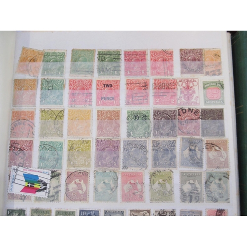 830 - 5 albums cont. c20th stamps from Australia, Italy, Yemen, Liberia, Pakistan, Mexico, etc.