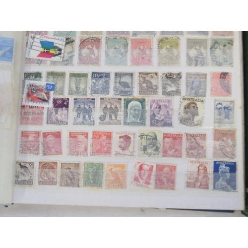 830 - 5 albums cont. c20th stamps from Australia, Italy, Yemen, Liberia, Pakistan, Mexico, etc.