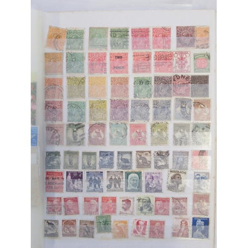 830 - 5 albums cont. c20th stamps from Australia, Italy, Yemen, Liberia, Pakistan, Mexico, etc.