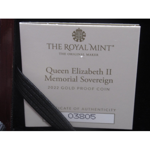 604 - Royal Mint - Queen Elizabeth II Memorial Sovereign, encapsulated in case with original box and COA