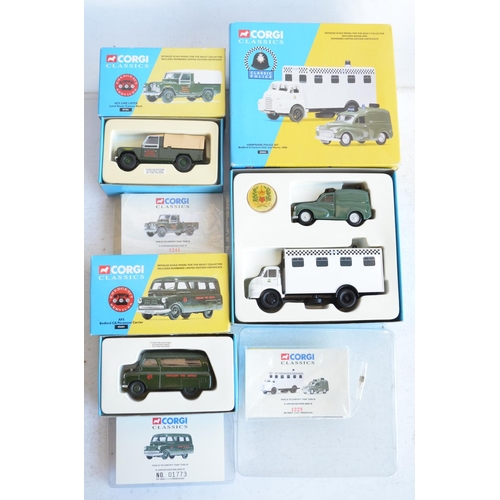 1212 - Thirty one boxed diecast emergency vehicles and vehicle sets from Corgi, Lledo and Ixo, mostly 1/43 ... 