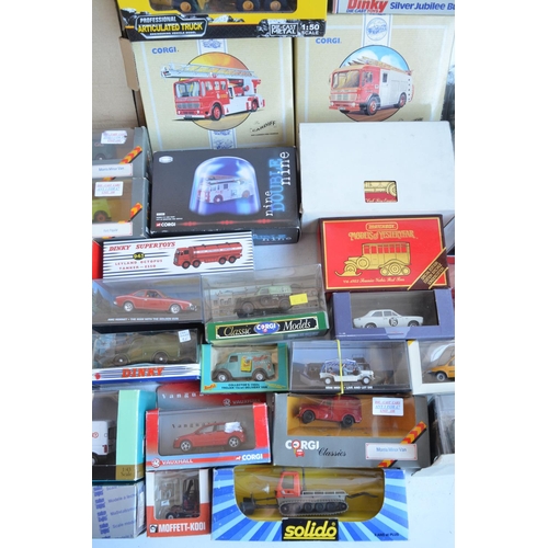 1220 - Collection of diecast model vehicles, various manufacturers and scales to include Lledo Vanguards (s... 