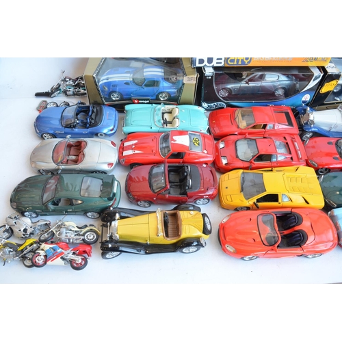 1225 - Collection of mostly 1/18 scale diecast model cars from Maisto, Burago, Mira etc. to include 4 boxed... 