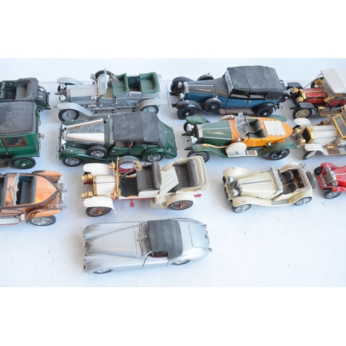 1226 - Thirteen unboxed 1/24 scale diecast car models from Franklin Mint to include a 1929 Bentley Blower, ... 