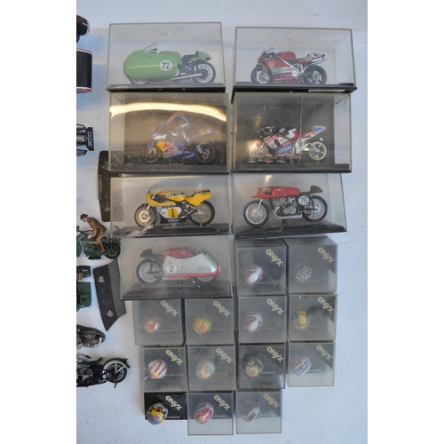 1239 - Collection of scale static motorbike models, various scales and manufacturers to include Franklin Mi... 