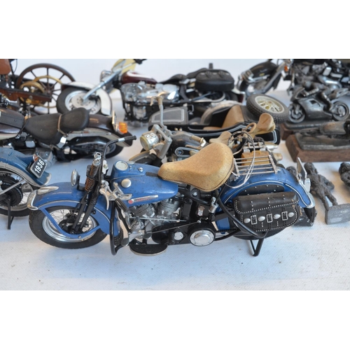 1239 - Collection of scale static motorbike models, various scales and manufacturers to include Franklin Mi... 