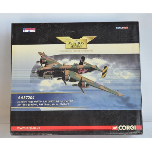 1251 - Boxed Corgi Aviation Archive 1/72 scale limited edition Handley Page Halifax BIII LV607 'Friday The ... 