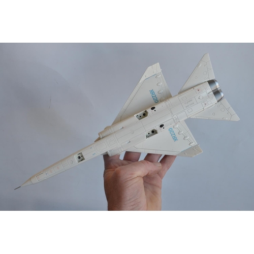 1254 - Boxed Corgi Aviation Archive 1/72 scale limited edition BAC TSR2 XR220, RAF Museum Cosford (item no ... 