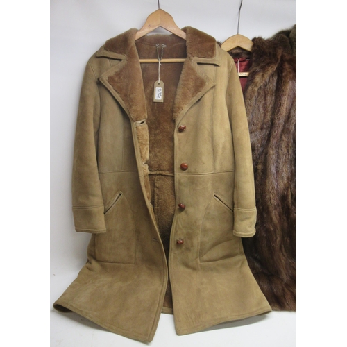 275 - Ladies mink jacket, shoulder width 40cm, pit to pit, 50cm, full length 96cm, mink stole, Baily's Gla... 