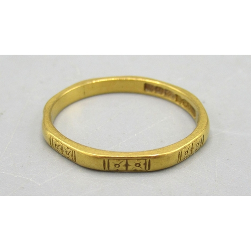 154 - 22ct yellow gold square sided wedding band with engraved decoration, stamped 22, size J1/2, 1.94g