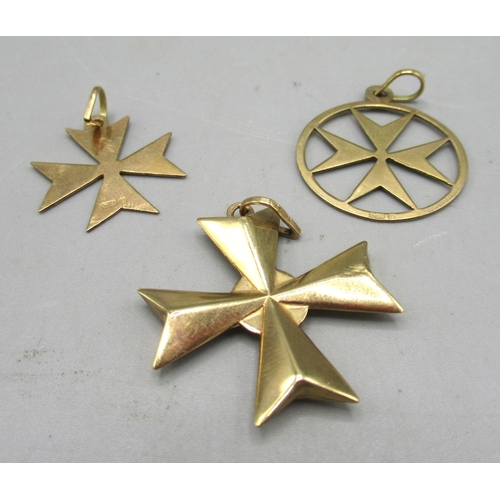 32 - 9ct yellow gold Maltese cross pendant and two others, 3.41g